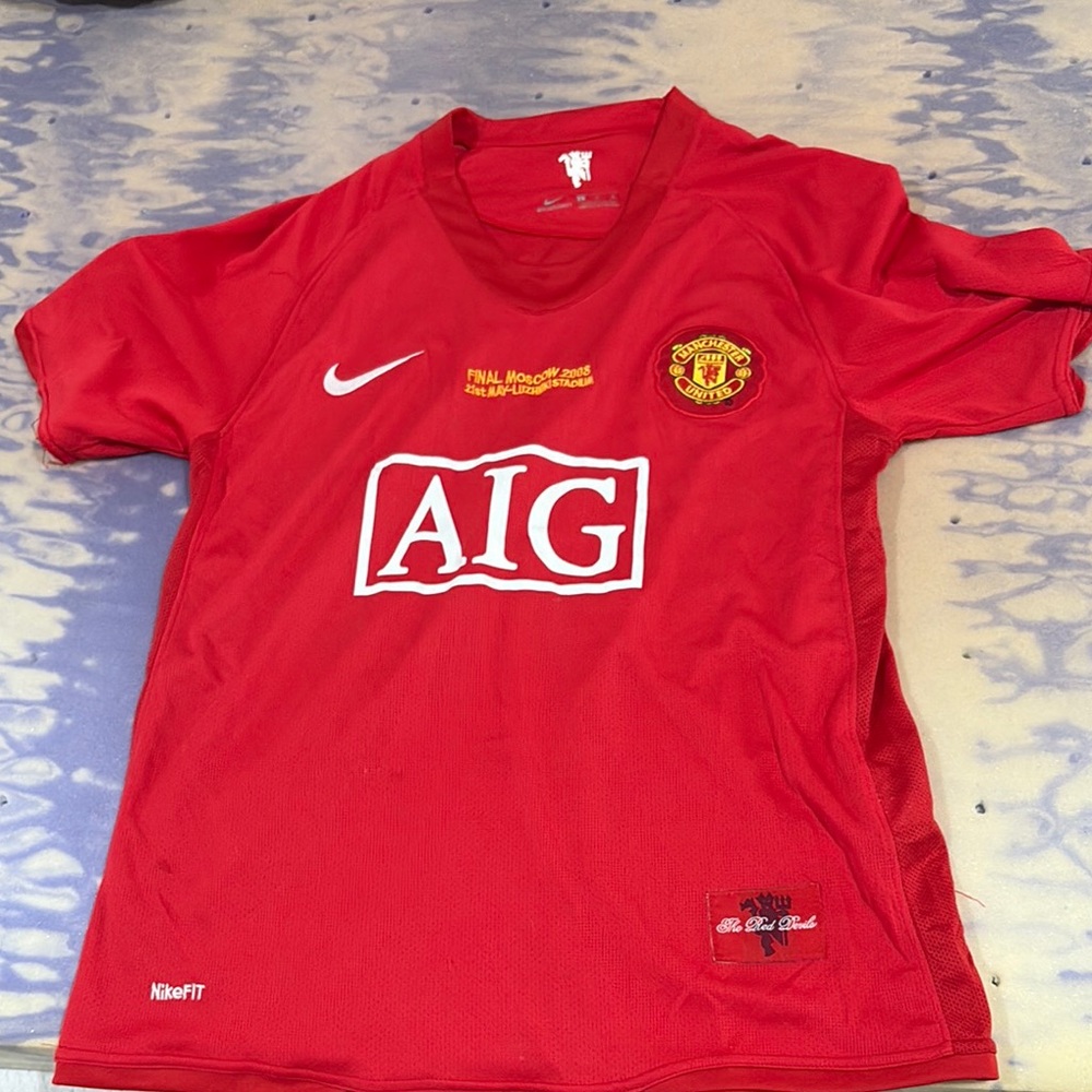 Nike Red Manchester United Jersey Classic Design